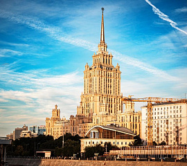 Москва с прогулкой на теплоходе
